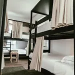 Aires Hostel *