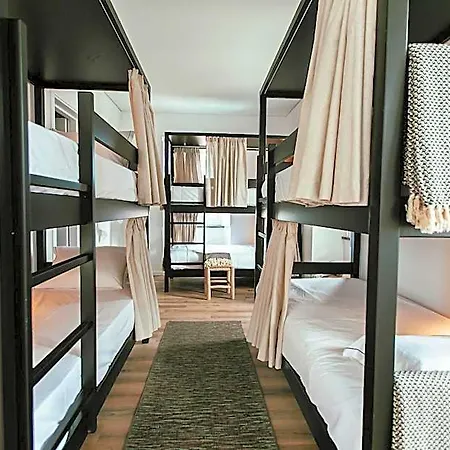 Hostal Aires *